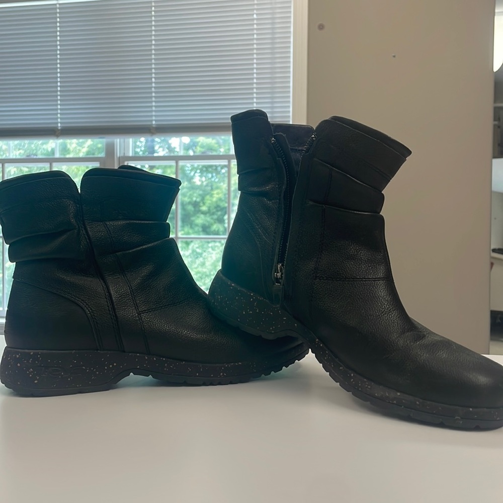 Teva Capistrano Slouch Booties .Black Leather 6.5